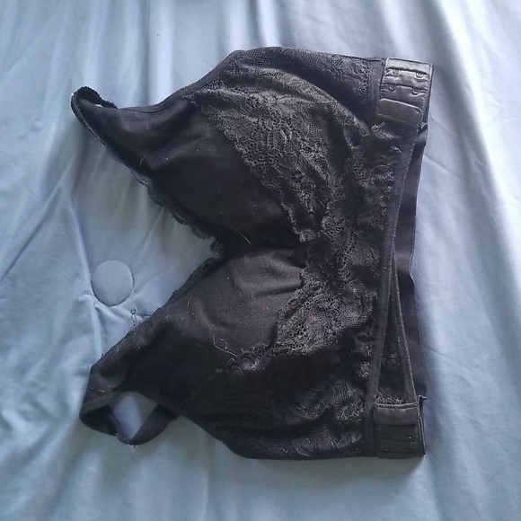 Bras - Picture 3 of 4